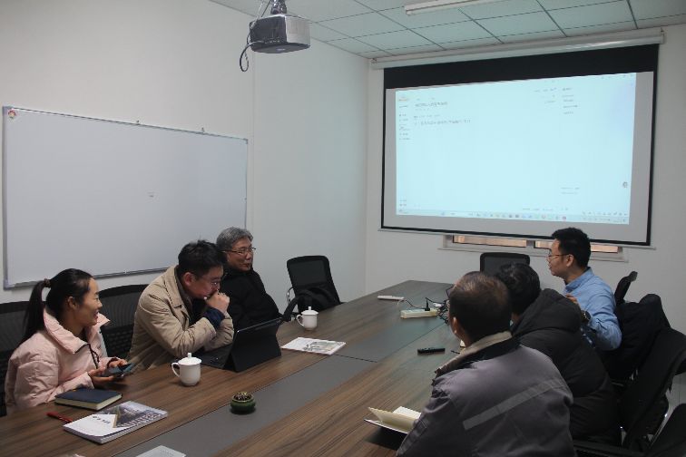 Shandong Lannuo raspravlja o pokretanju projekta za Laboratorij za buku i kontrolu buke s profesorom KWAK-om, dr. sc. Moon Kyuom i predstavnikom Liang Tongho sa Sveučilišta Dongguk, Južna Koreja Shandong Lannuo raspravlja o pokretanju projekta za Laboratorij za buku i kontrolu buke s profesorom KWAK-om, dr. sc. Moon Kyuom i predstavnikom Liang Tongho sa Sveučilišta Dongguk, Južna Koreja